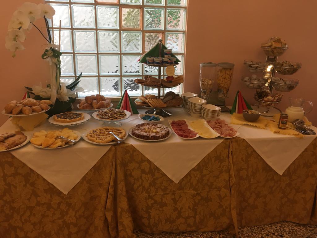 Hotel Derby Белариа-Игеа Марина Екстериор снимка